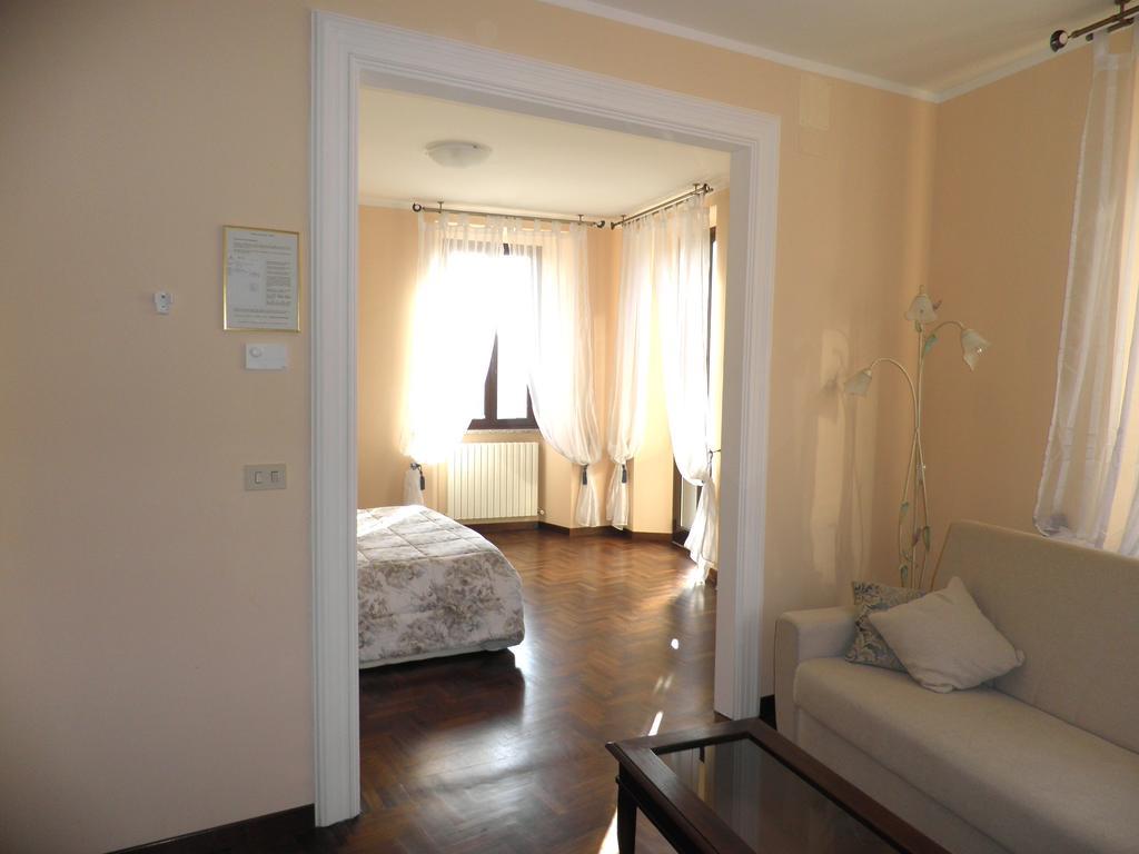 Piazza Degli Angeli Hotel Assisi Szoba fotó