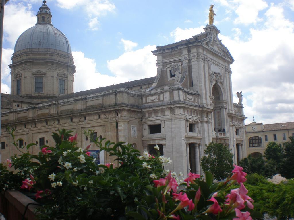 Piazza Degli Angeli Hotel Assisi Kültér fotó