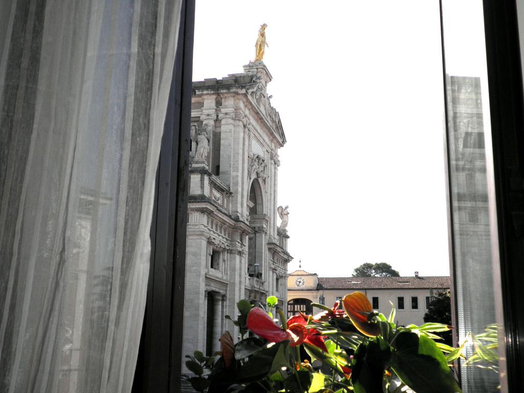 Piazza Degli Angeli Hotel Assisi Kültér fotó